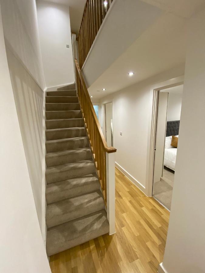 Modern 2 Bed Apartment With Juliet Balcony - Dhb Stays Leeds  Zewnętrze zdjęcie
