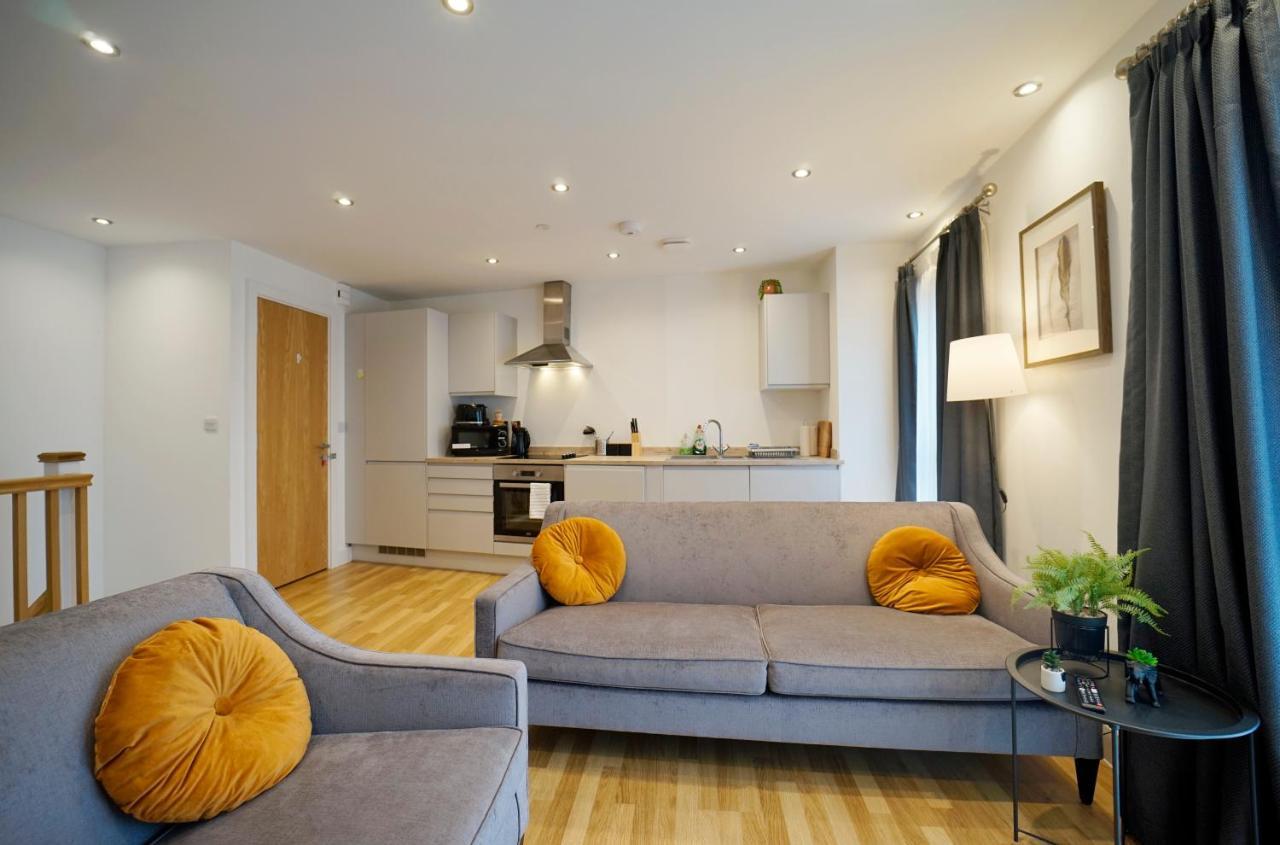 Modern 2 Bed Apartment With Juliet Balcony - Dhb Stays Leeds  Zewnętrze zdjęcie