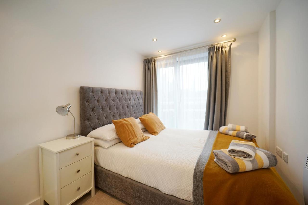 Modern 2 Bed Apartment With Juliet Balcony - Dhb Stays Leeds  Zewnętrze zdjęcie